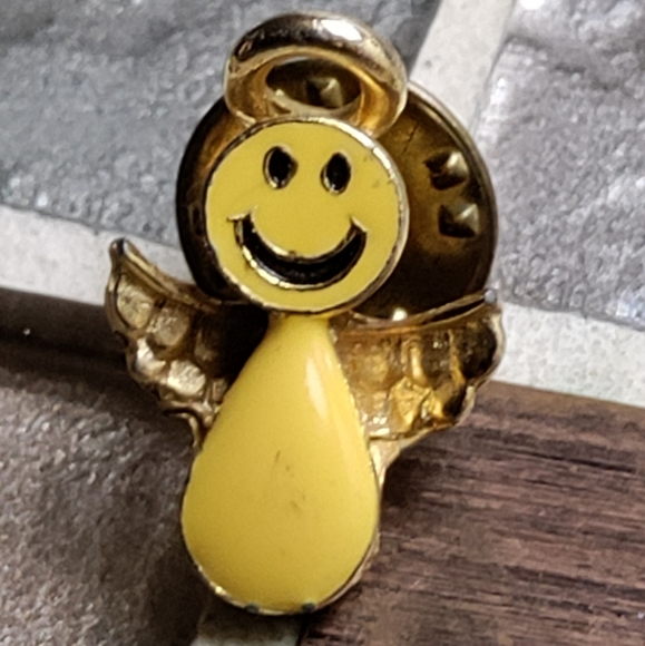 Unique Smiley Angel pin-Ballou Reg'd - Picture 1 of 8